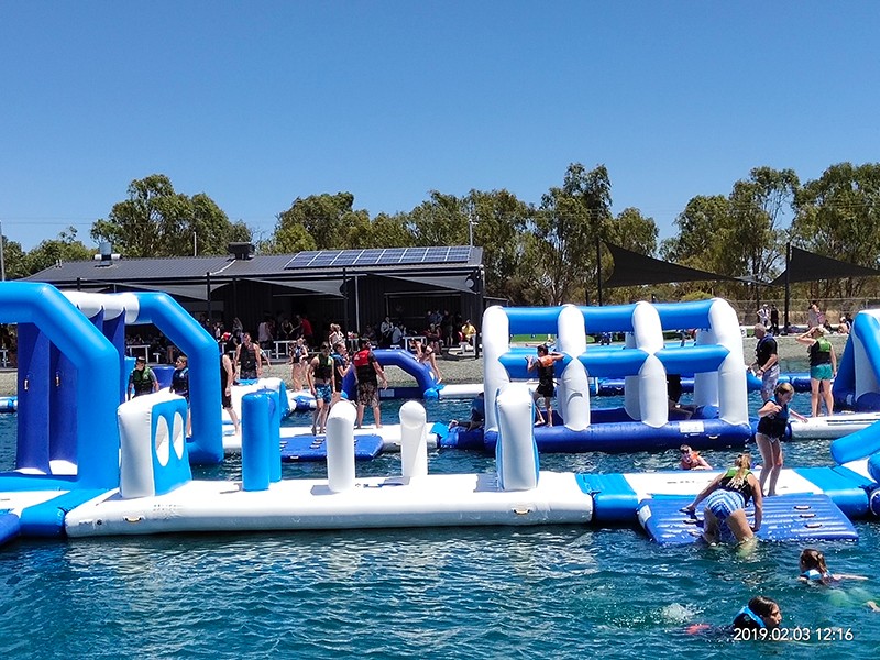 news-Bouncia -How To Choose The Right Floating Water Park Supplier-img-2